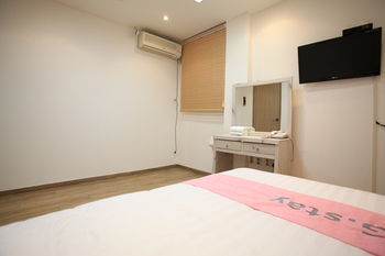 Hotel Gstay Myeongdong 2*