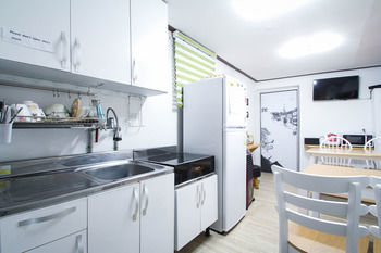 Khách sạn Gstay Myeongdong 2*